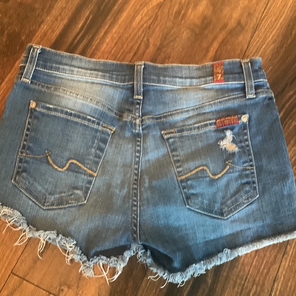 Seven for all mankind cut off Jean shorts size 24 - Picture 3 of 3